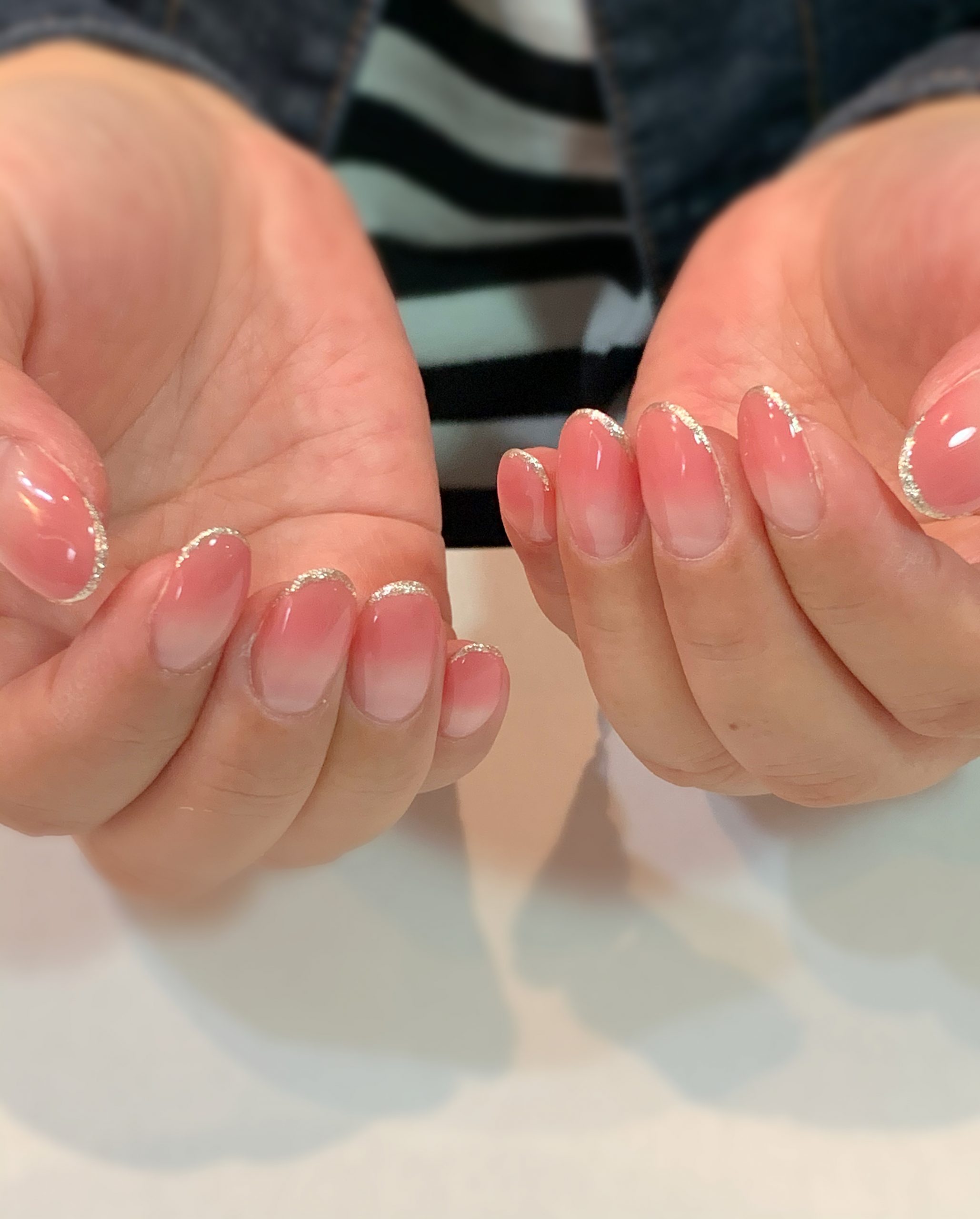 大人ピンクグラデ エッジラメ 大人シンプルネイル 門真市のネイルサロン Kiko Nail 大人ピンクグラデ エッジラメ 大人シンプルネイル 門真市のネイルサロン Kiko Nail