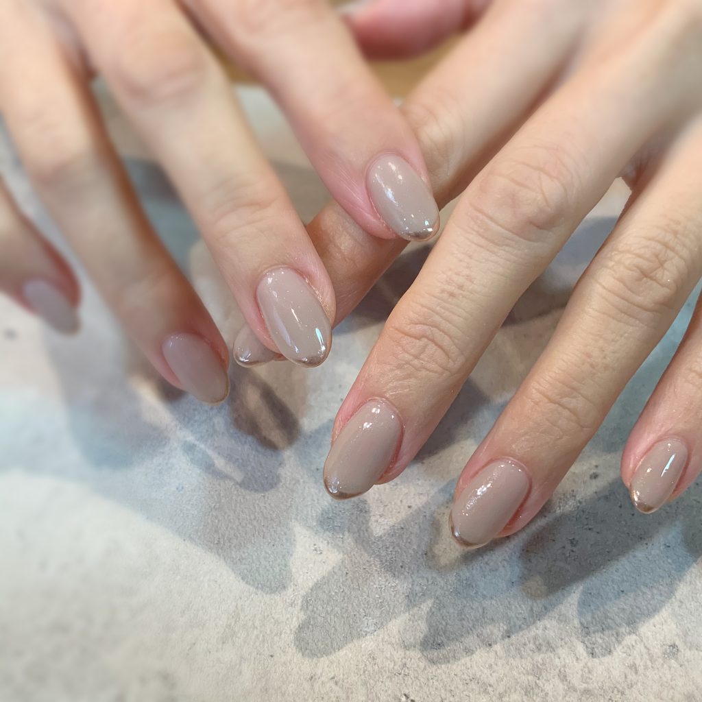 グレージュ スキニーフレンチ ミラーフレンチ シンプルミラーネイル 門真市のネイルサロン Kiko Nail