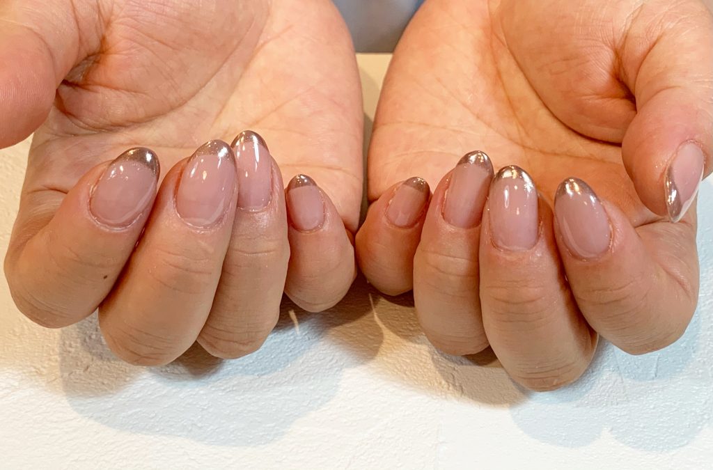 ミラーフレンチ グレージュ グラデーション シンプルネイル 門真市のネイルサロン Kiko Nail