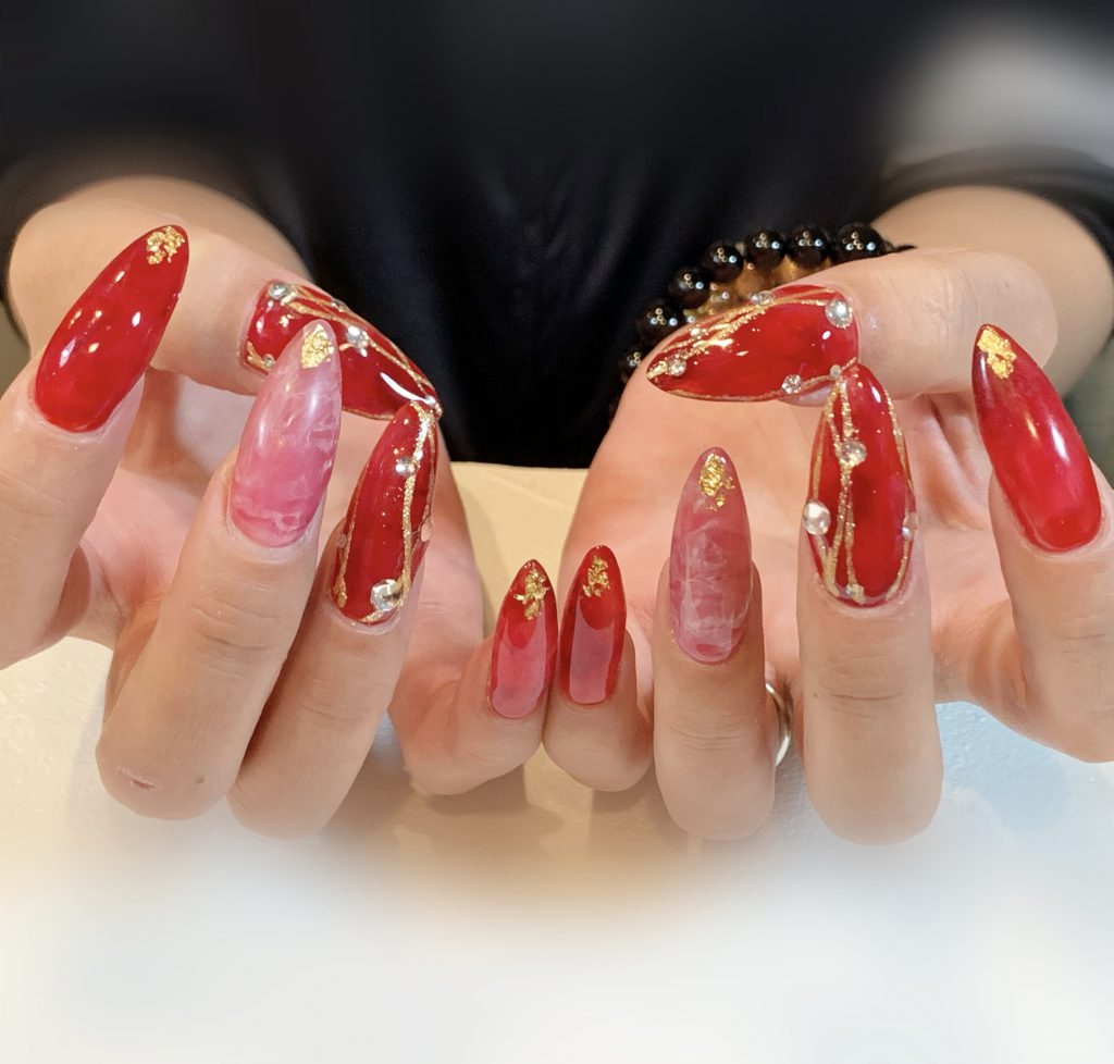 赤ネイル シアーレッド ゴールド インクアート 門真市のネイルサロン Kiko Nail 赤ネイル シアーレッド ゴールド インクアート 門真市のネイルサロン Kiko Nail