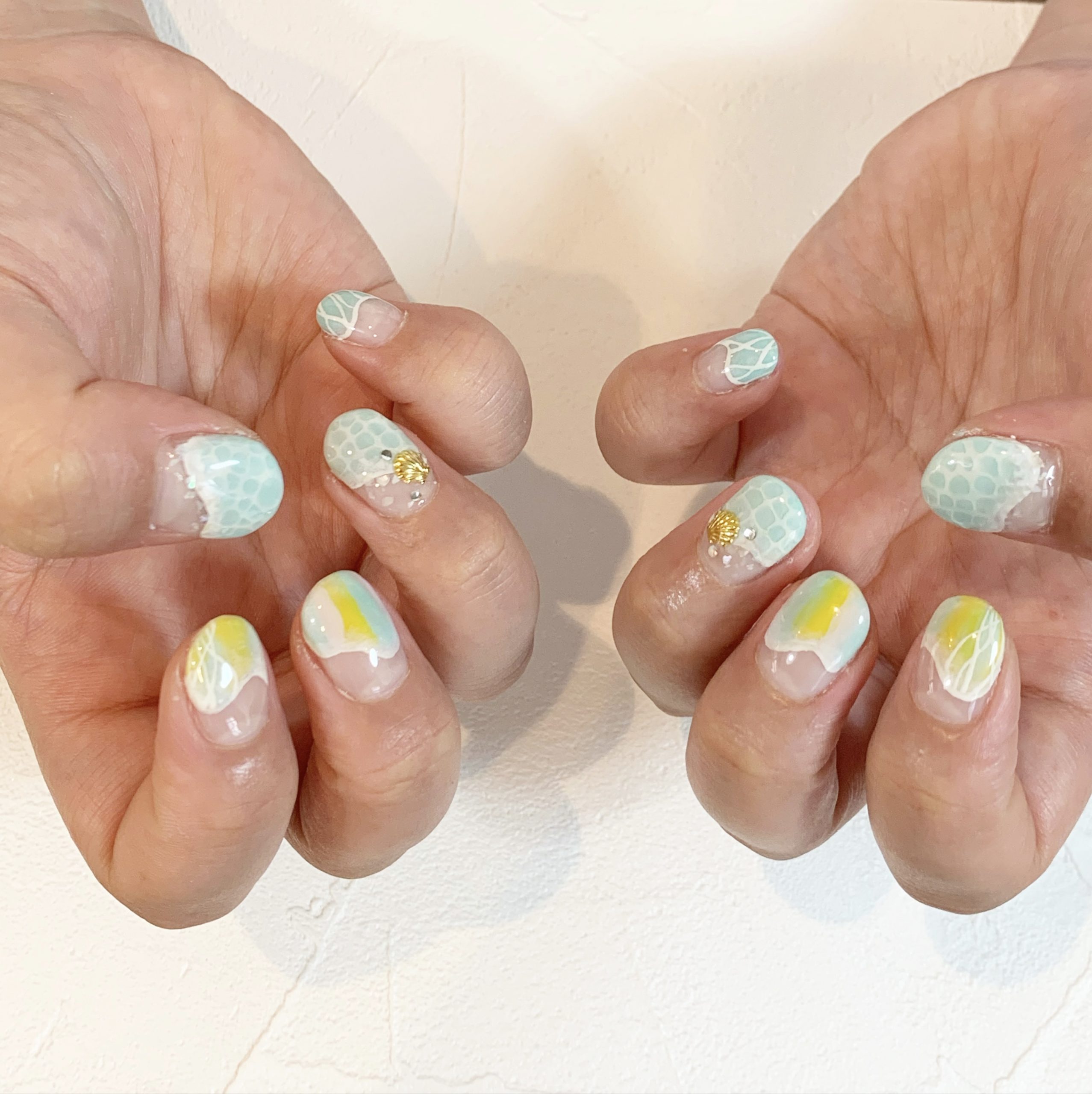 海ネイル ビーチネイル 水面ネイル グリーン 夏ネイル 門真市のネイルサロン Kiko Nail