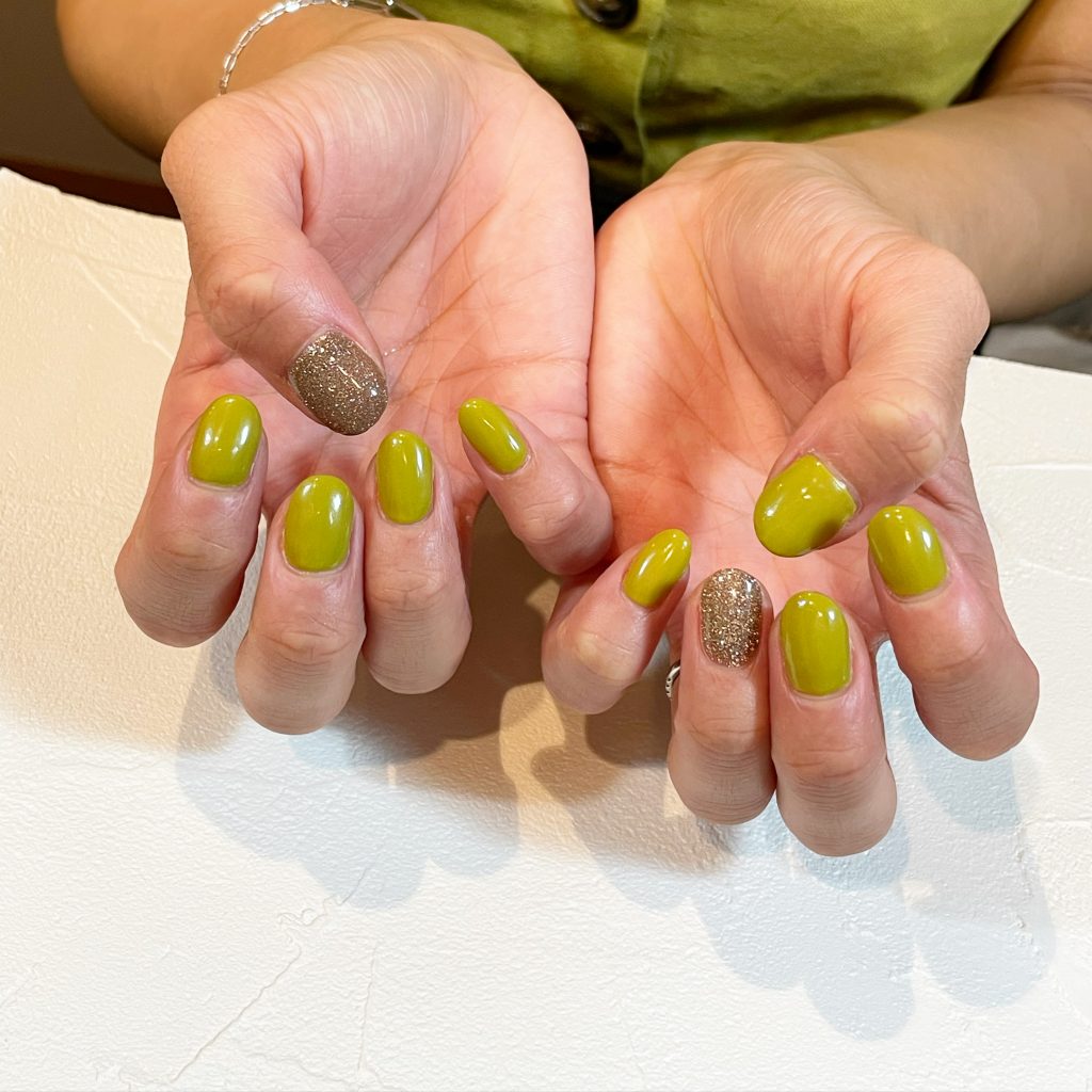 ピスタチオネイル ワンカラー フラッシュグリッター 門真市のネイルサロン Kiko Nail ピスタチオネイル ワンカラー フラッシュグリッター 門真市のネイルサロン Kiko Nail