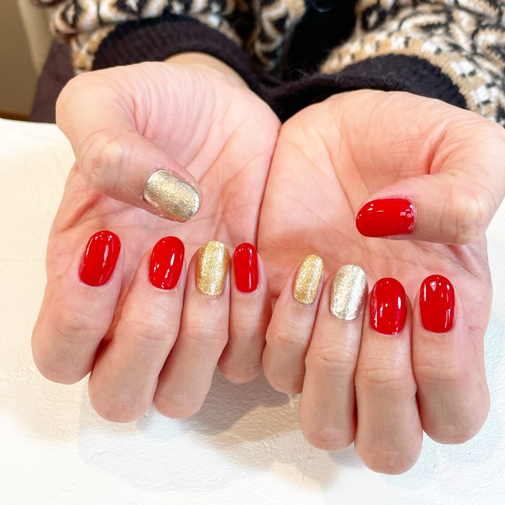 赤ネイル クリスマスネイル ワンカラーネイル ゴールド シルバー 門真市のネイルサロン Kiko Nail
