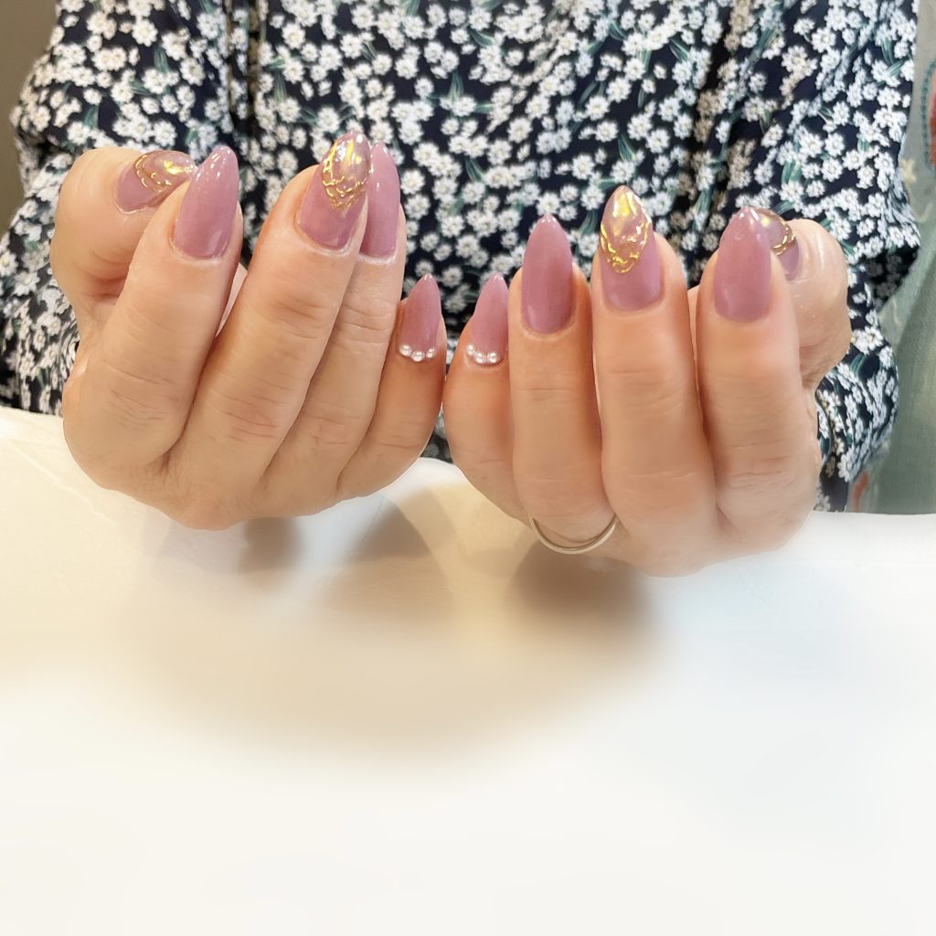 #パープルピンクネイル#ニュアンス#オーロラ#アクセ風ネイル