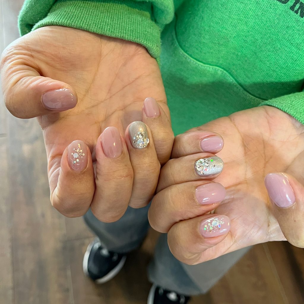 ブルベピンク×シンプルビジュー