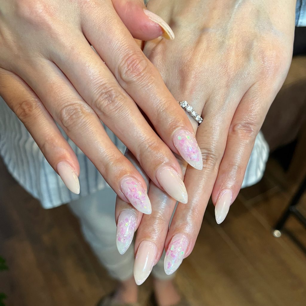 キラキラ✨ナチュラルカラーネイル