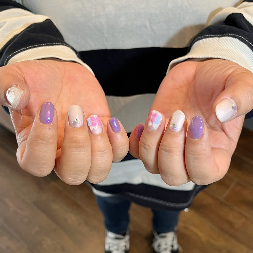 ぷっくりフラワー　エンボスアート　春ネイル×パープル