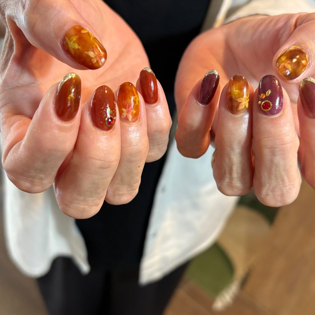 紅葉ネイル　アシメカラー