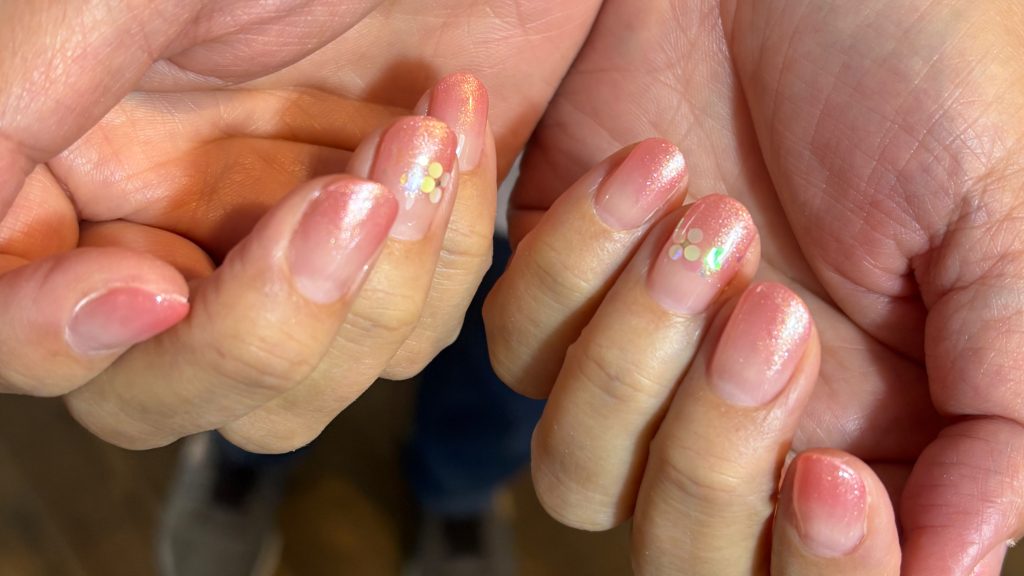 ジュワっと滲むピンクレッド