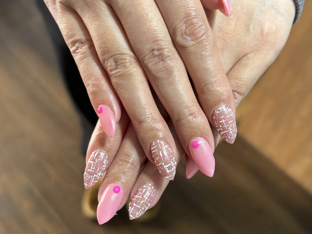 ピンクツイード