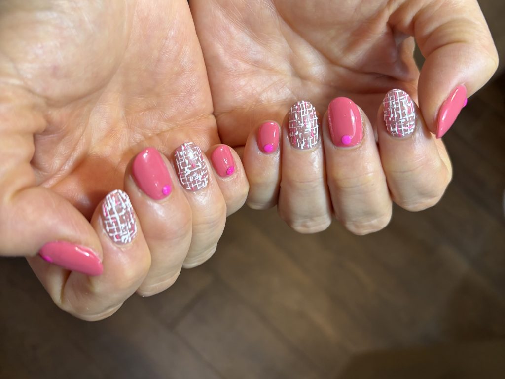 ピンク ツイード