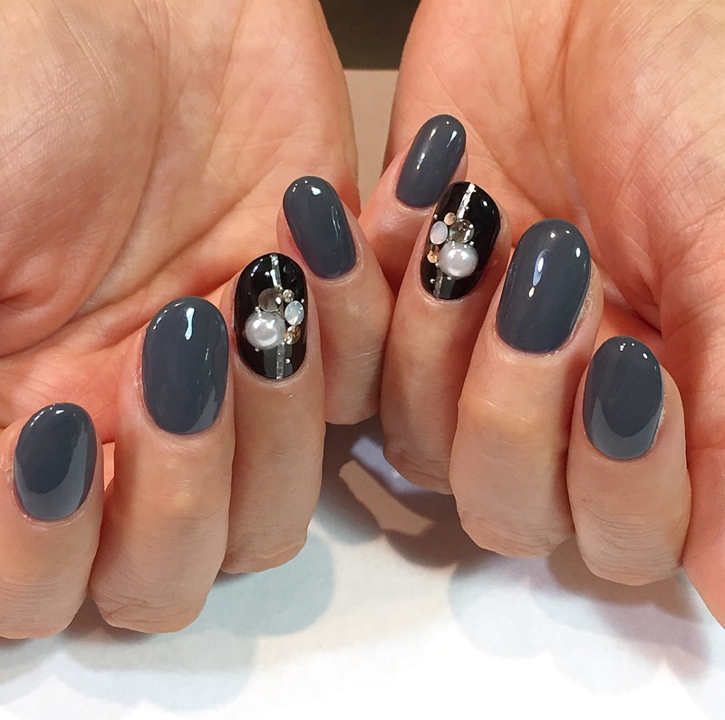 濃グレー ブラックのニュアンスチェンジネイル 門真市のネイルサロン Kiko Nail