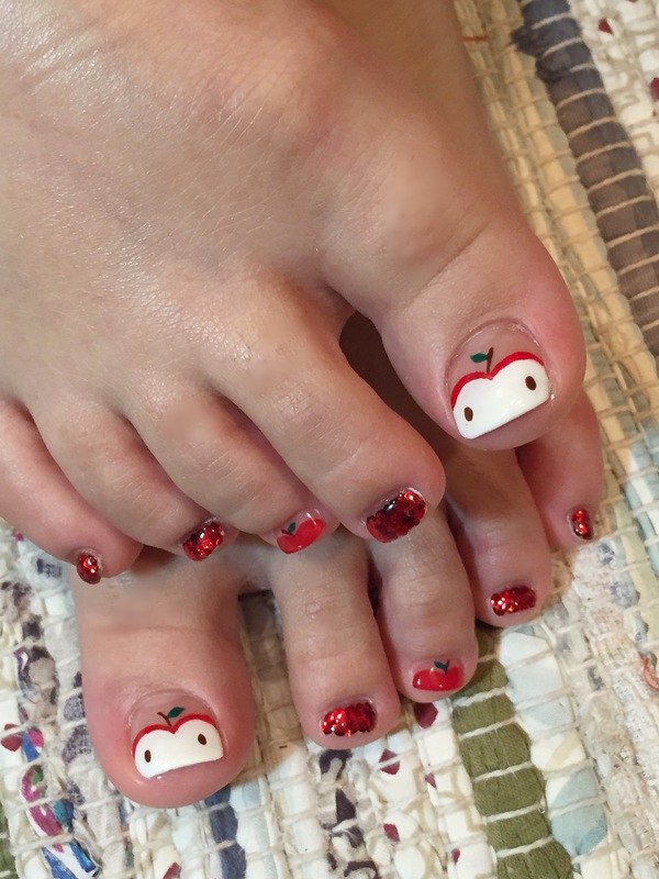 ペディ　Apple NAIL。