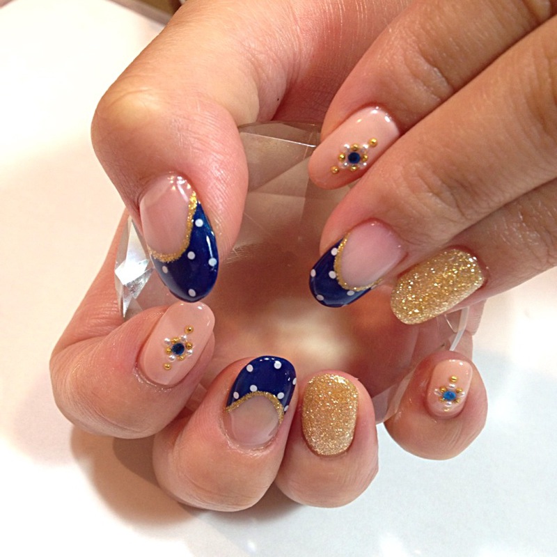 Navy dot。