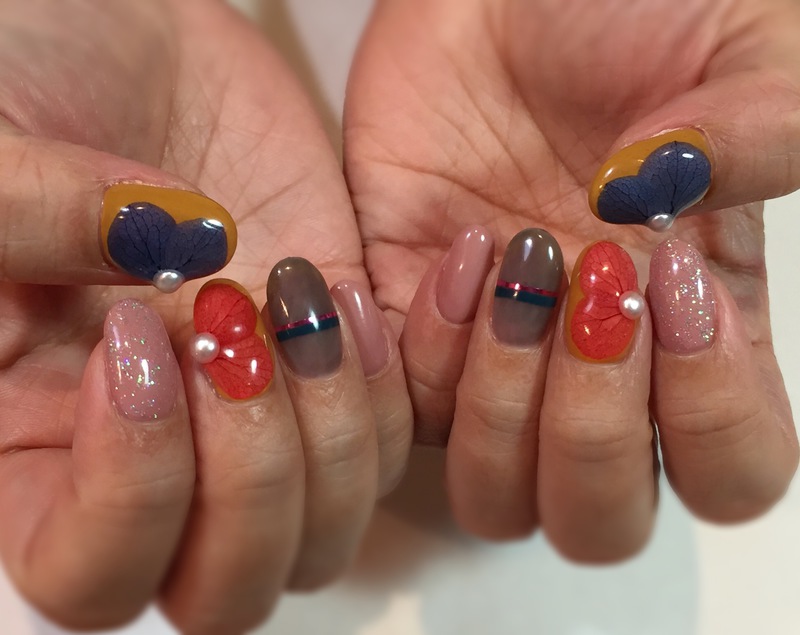ドライフラワー×バタフライっぽく 秋ネイル。