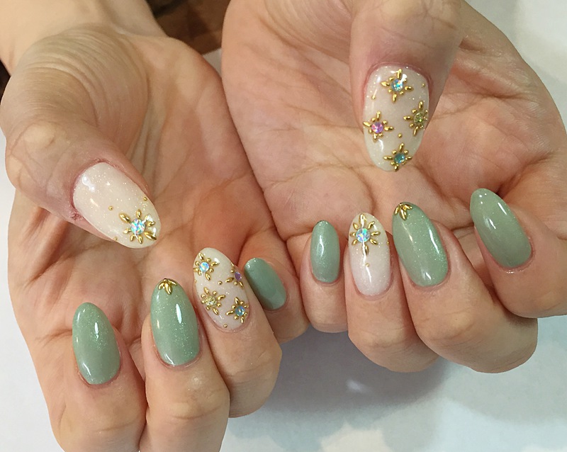 リーフスタッズで星モチーフ風ネイル 門真市のネイルサロン Kiko Nail リーフスタッズで星モチーフ風ネイル 門真市のネイルサロン Kiko Nail